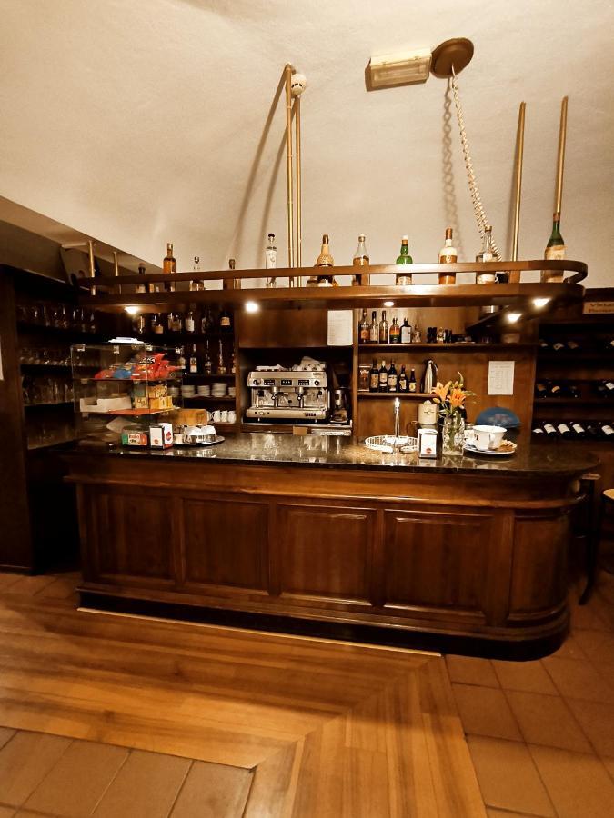 新花园酒店 布拉 外观 照片